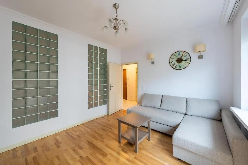 Orla 6: Private Apartment with Separate Bedroom and Balcony Near Metro Warsaw
